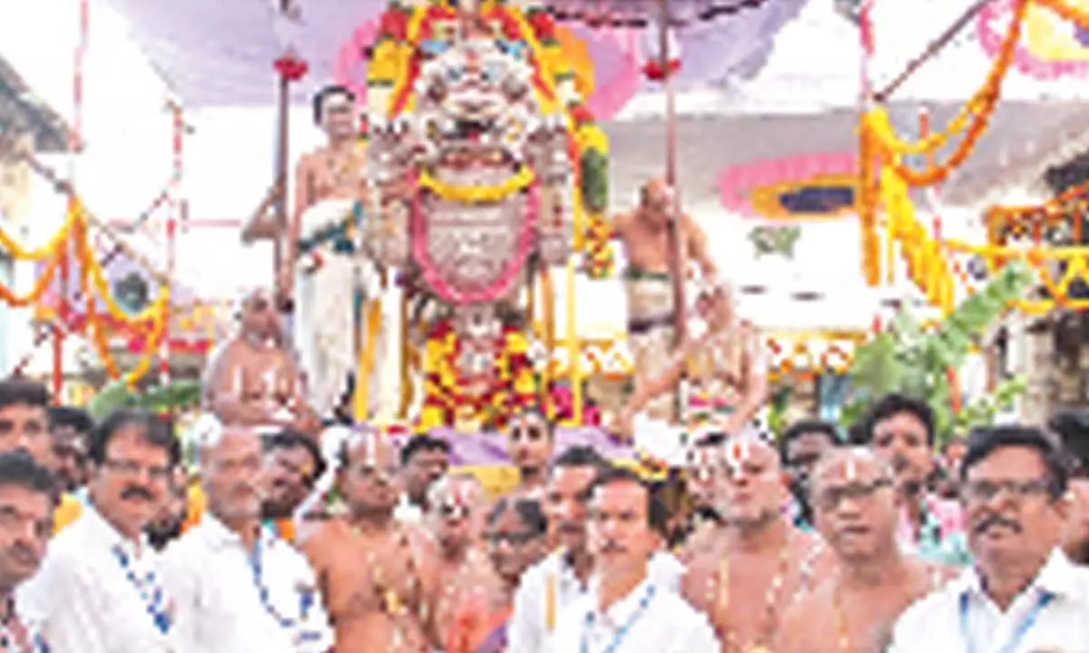 Sri Govindaraja Swamy rides Simha Vahanam in Tirupati on Sunday morning