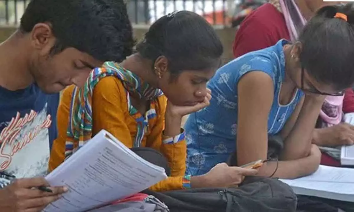Hyderabad: Private varsities admitting students ahead of EAMCET