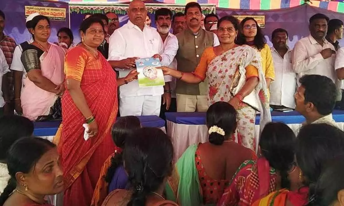 Vijayawada: House site pattas distributed