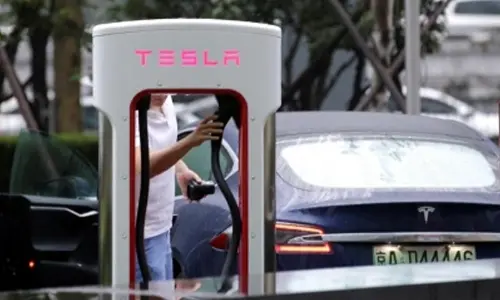 Tesla to open Superchargers to non-Tesla EVs in Canada