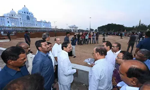 ‘Twin Towers’ for govt dept heads under one roof: KCR