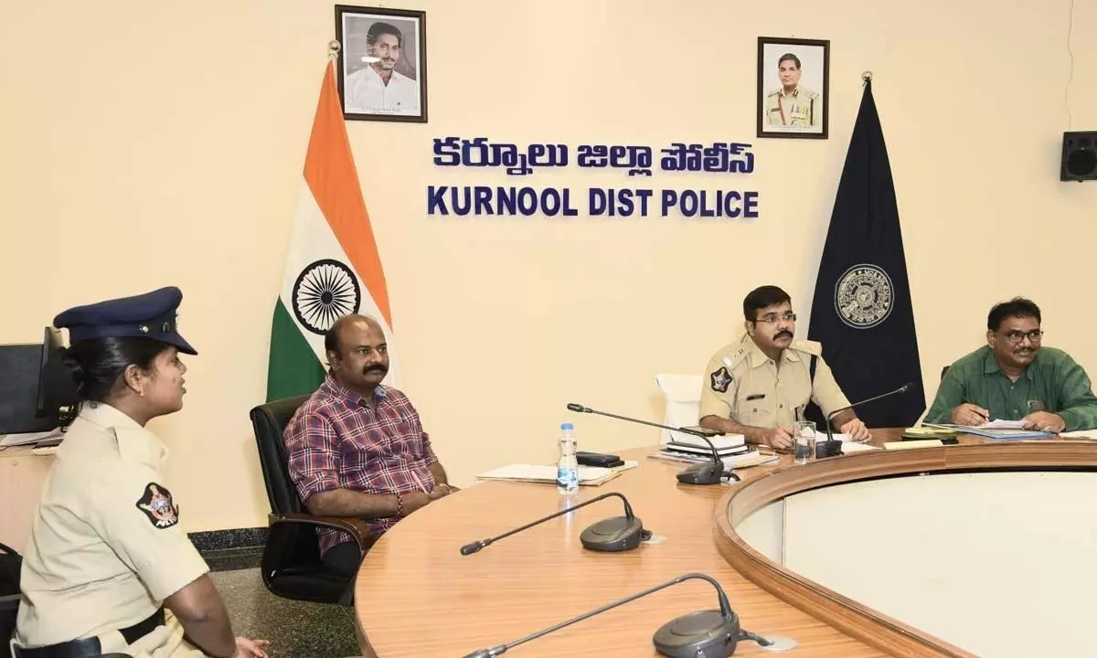 SP G Krishna Kanth conducting counselling of police personnel at the District Police Office in Kurnool on Tuesday