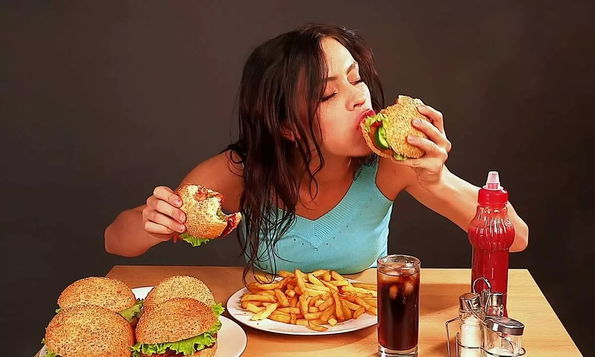 Eating junk food is linked to lower quality of deep sleep study