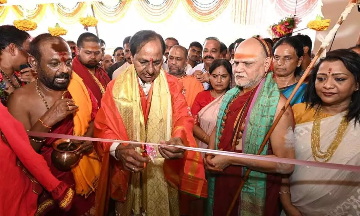 Chief Minister K Chandrashekhar Rao inaugurating Telangana Brahmana Samkshema Sadan at Gopanpally in Hyderabad on Wednesday