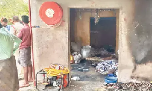 3 die in fireworks godown fire