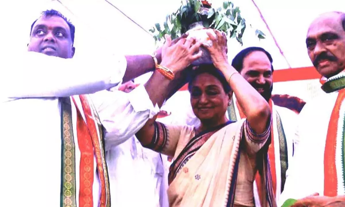 Sonia Gandhi fulfilled aspirations of Telangana: Meira Kumar