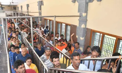 Vijayawada: 5K devotees visit Durga temple