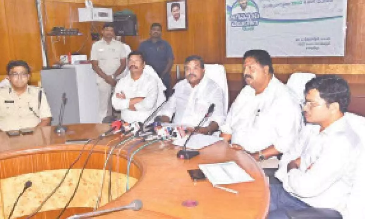 Visakhapatnam: As many as 165 injured belonging to Andhra Pradesh traced says Botcha Satyanarayana