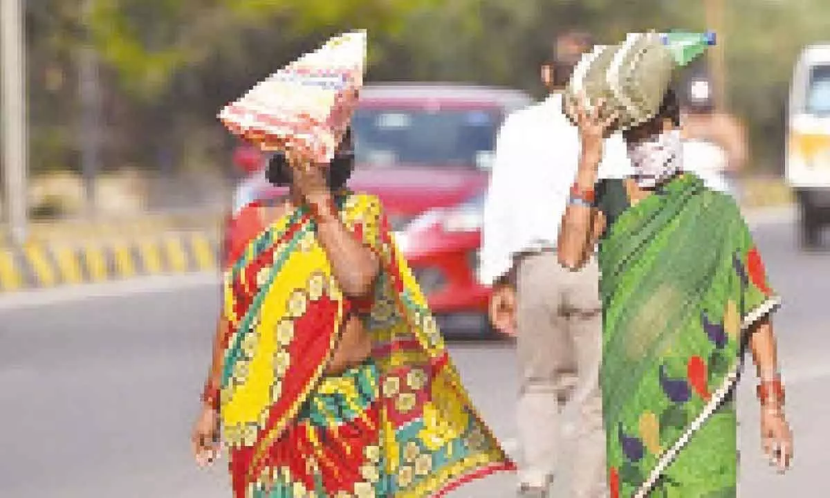 Hyderabad: City reels under intense heat; temperature hovers over 43oC