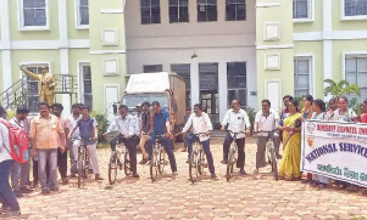 Rajamahendravaram: ‘World Bicycle Day’ celebrated at Adikavi Nannaya University