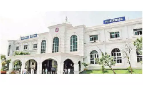 Vijayawada: S Abdul Nazeer expresses grief over train accident, officials monitoring situation