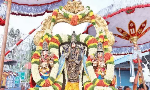 Tirumala: Malayappa graces in Muthyapu Kavacham