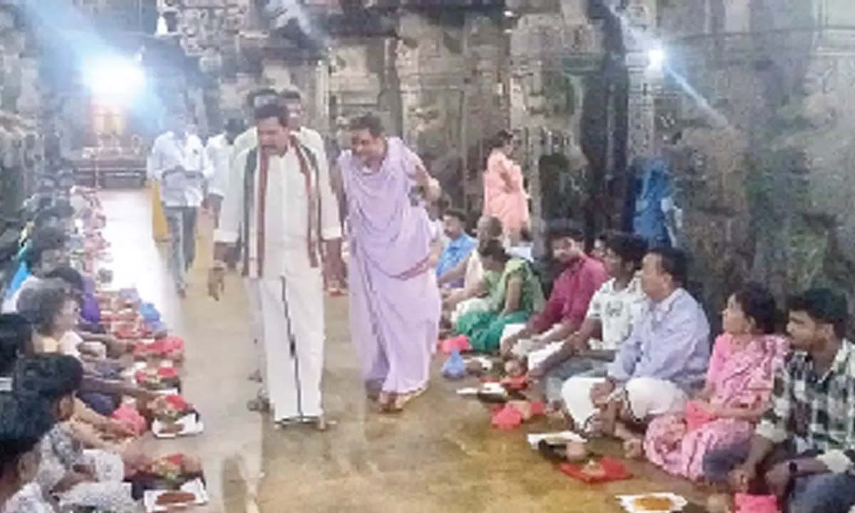 Srikalahasti temple chairman Anjuru Taraka Srinivasulu visiting Rahu Ketu puja mandapam  on Sunday