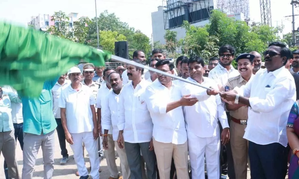Minister for Transport Puvvada Ajay Kumar flagging offthe Suraksha Rally of the police department during the state foundation day celebrations in Khammam on Sunday.