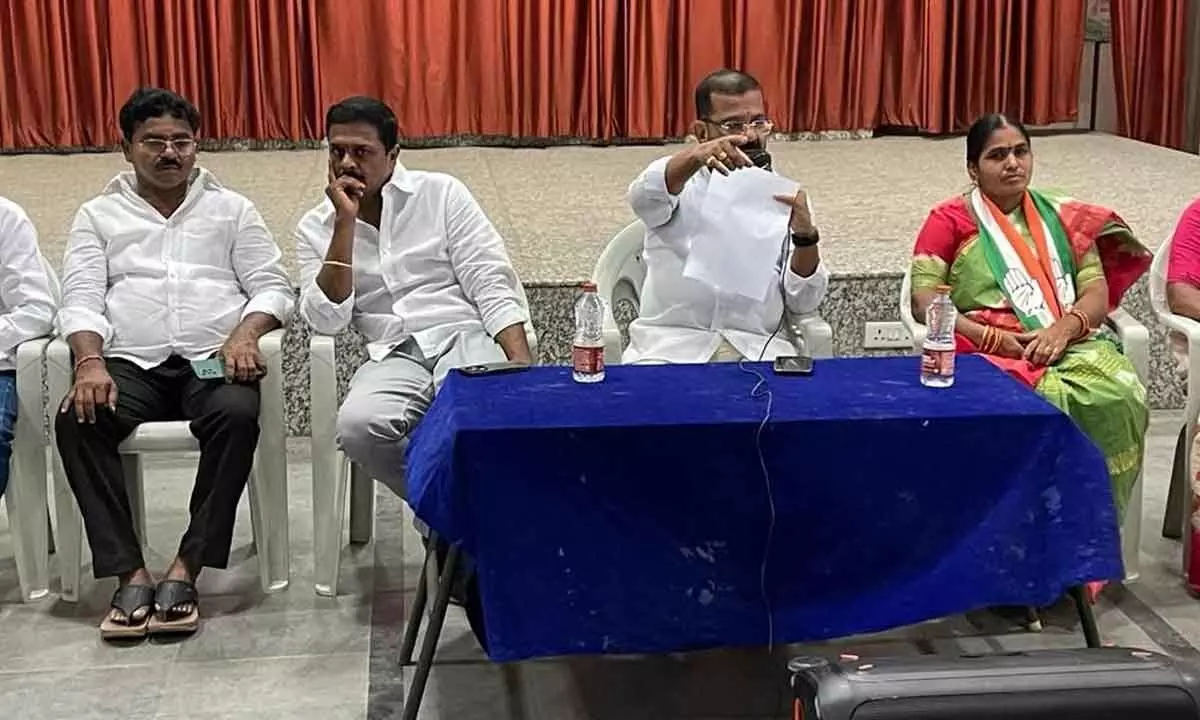 Hanumakonda DCC president Naini Rajender Reddy speaking to Warangal West Constituency leaders in Hanumakonda on Tuesday