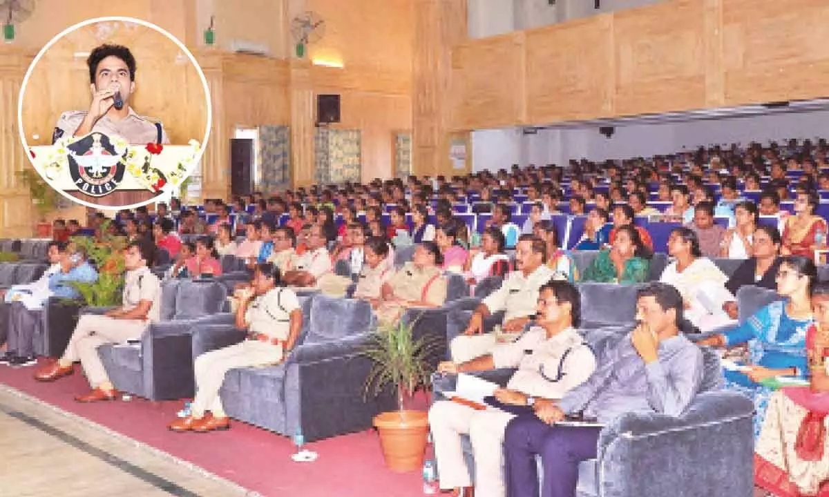 SP Rishanth Reddy addressing a workshop in Chittoor on Tuesday