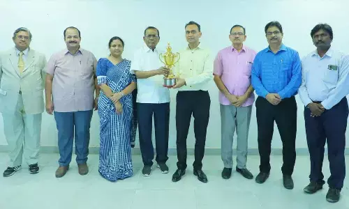 SRU Vice-Chancellor Prof. Deepak Garg presenting a memento to the Chancellor A Varada Reddy at Anantasagar Campus in Hanumakonda district on Tuesday