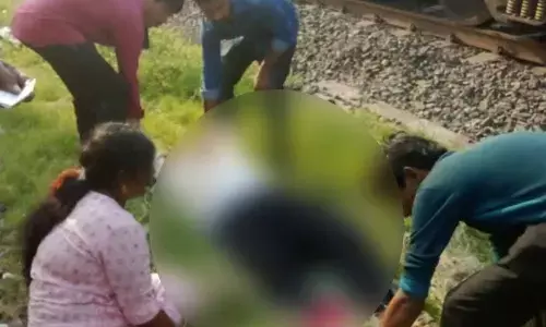 Three injured while boarding Janmabhoomi