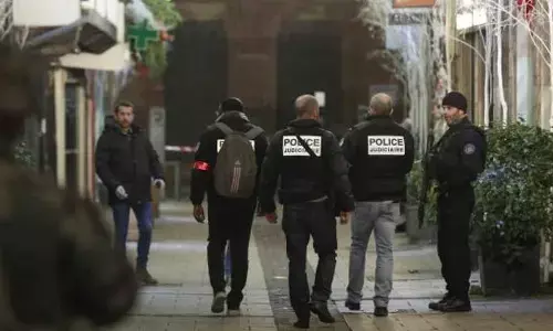 Children, among 8, injured in mass stabbing attack in France