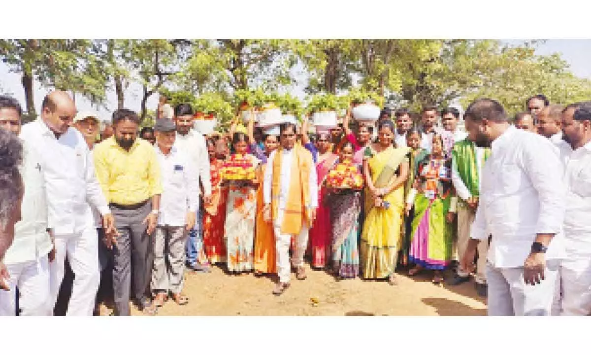 Shadnagar MLA applauds CM KCR for revitalising village ponds
