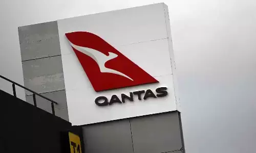 Qantas eases gender-based uniform rules