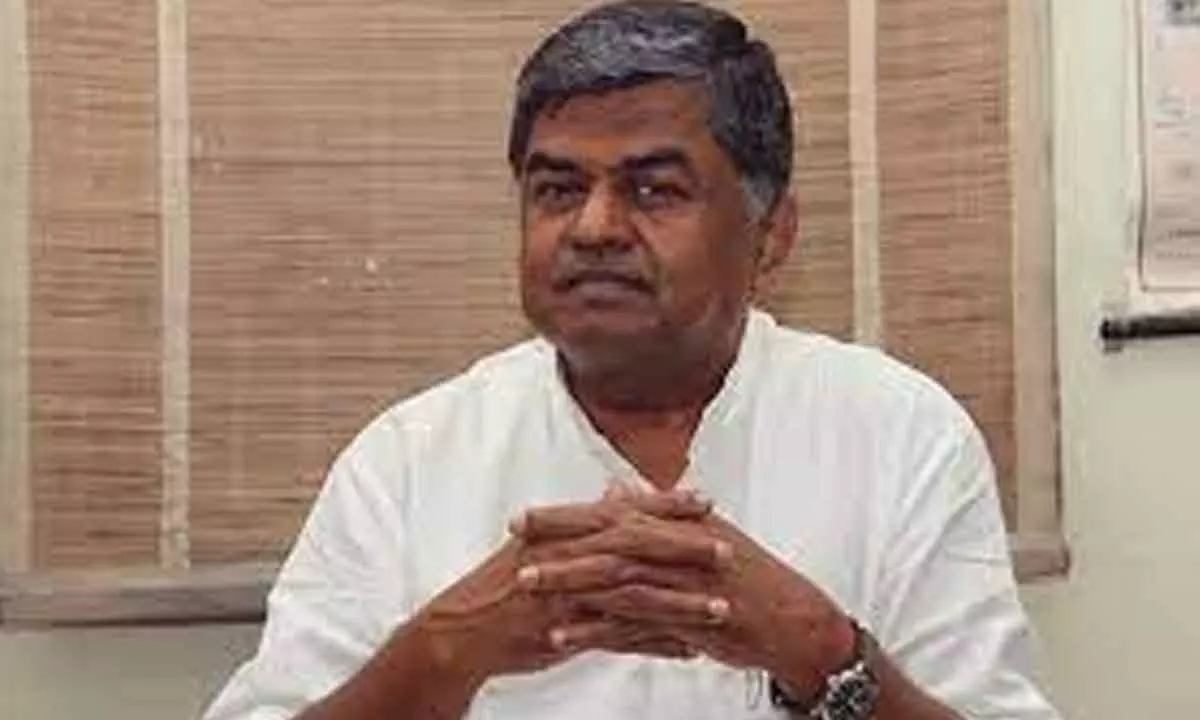 Hariprasad grilled for his Godhra-like incident remark, says dont know its Cong or RSS govt in Ktaka