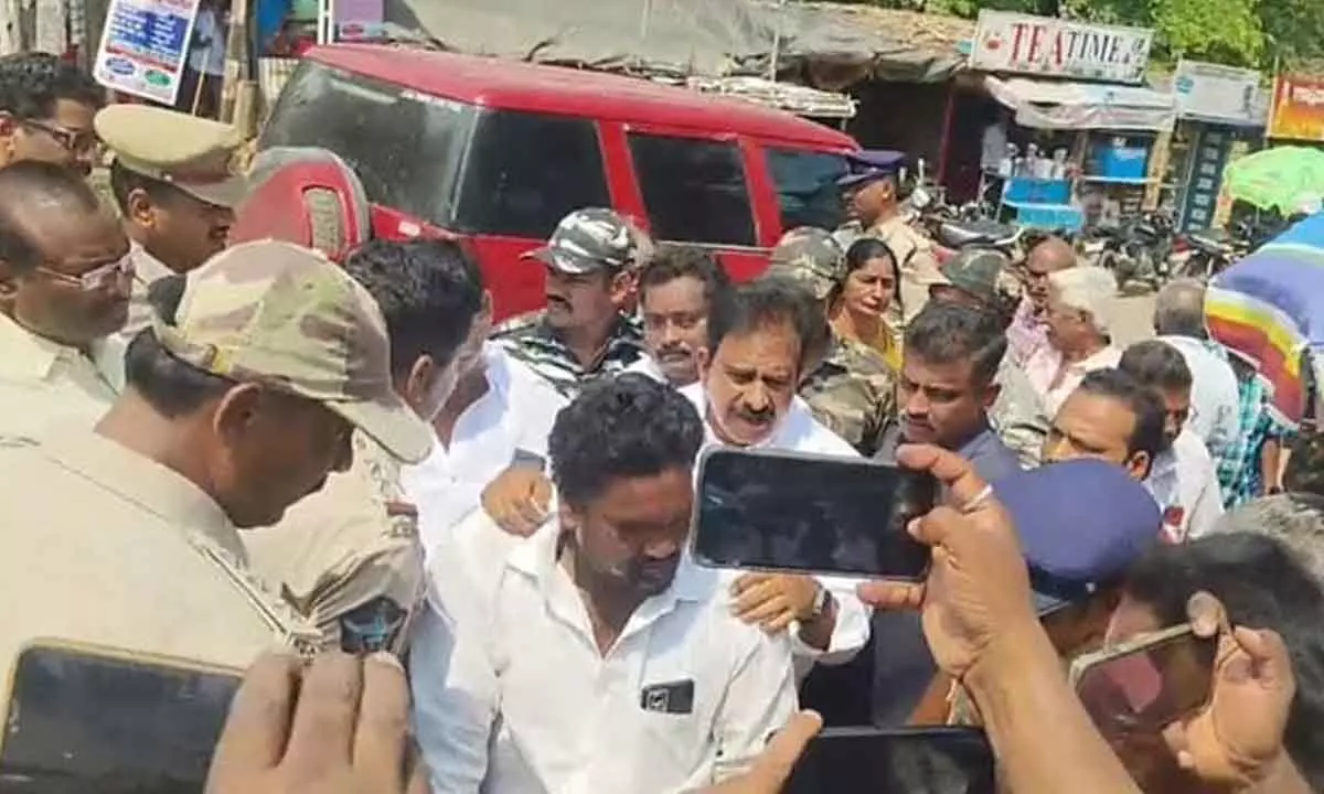 TDP leaders stopped from going to Polavaram at Kovvurupadu