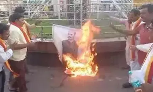 Severe protest against Raichur dist in-charge minister