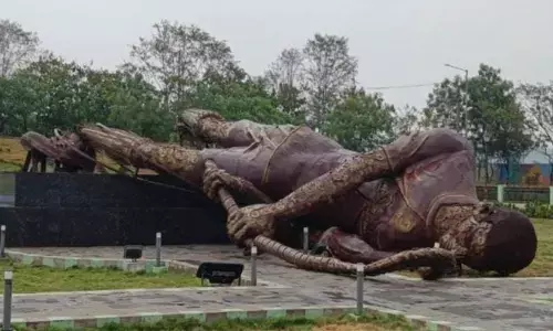 Statue erected before Hockey WC collapses in Rourkela