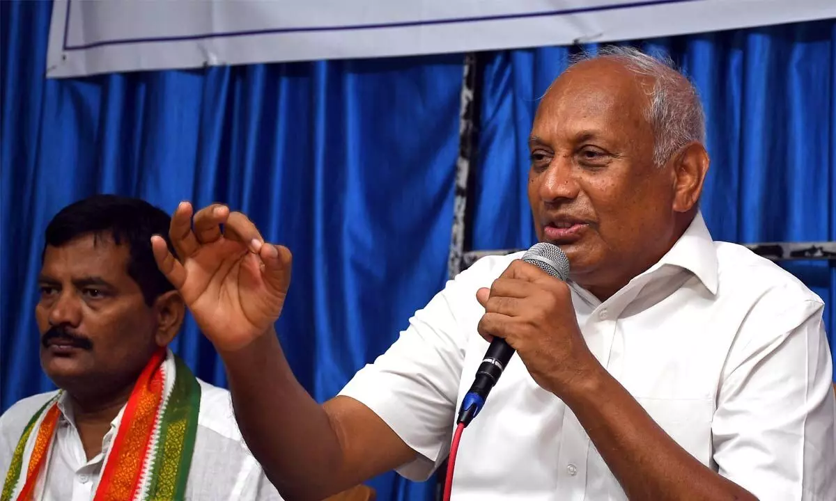 Former Union Minister Chinta Mohan addressing a press conference at Press Club in Vijayawada on Monday