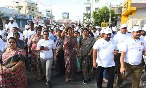Sabitha Indra Reddy takes part in 2k Run