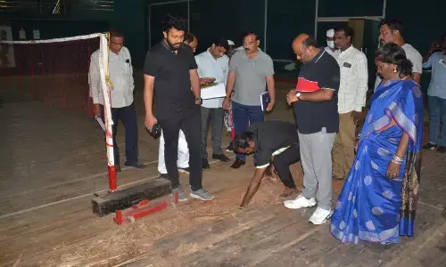 Municipal Commissioner checks on repair works at stadium