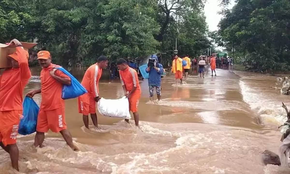 Gujarat government intnsifies rescue operations