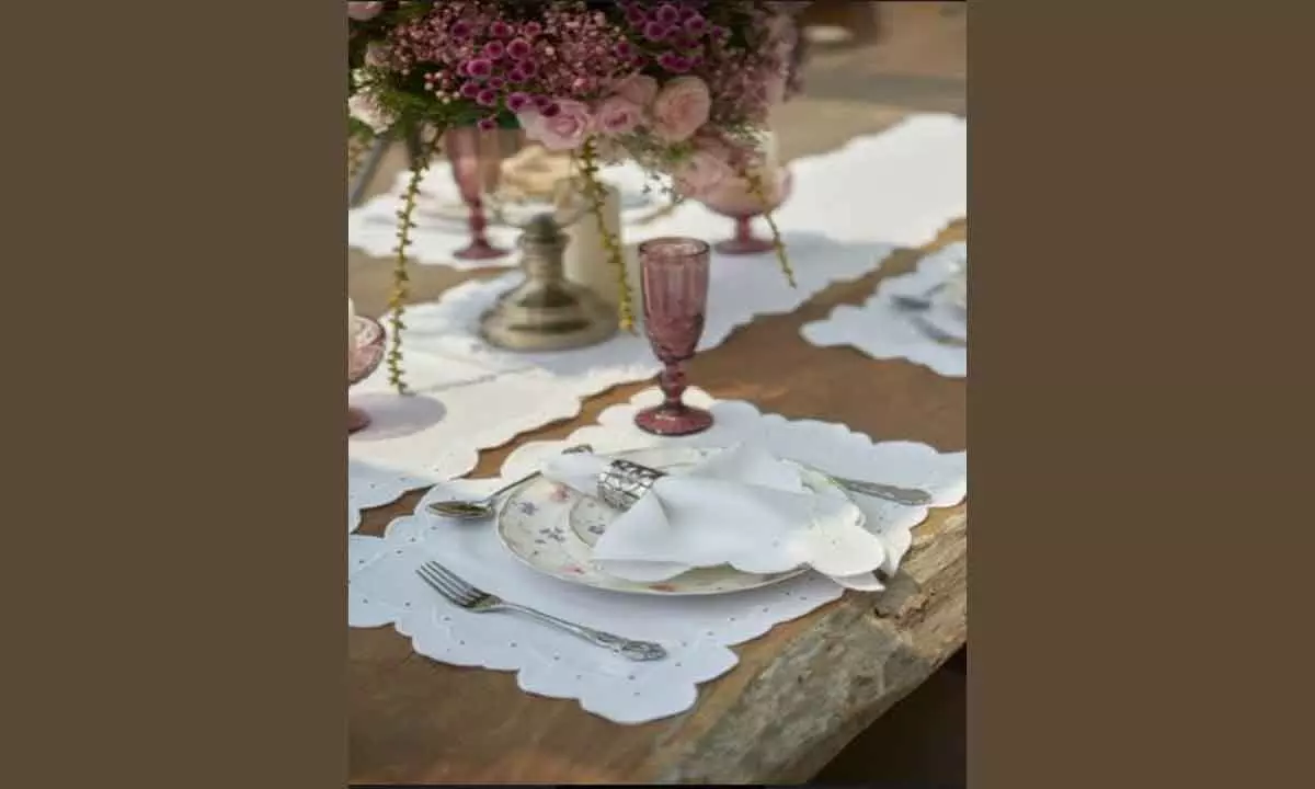 Using white table linens when hosting?