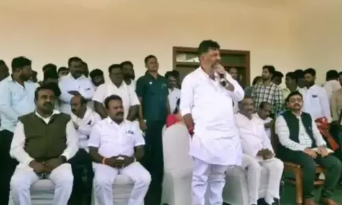 DKS meets farmers, reviews status of Asia’s largest solar park