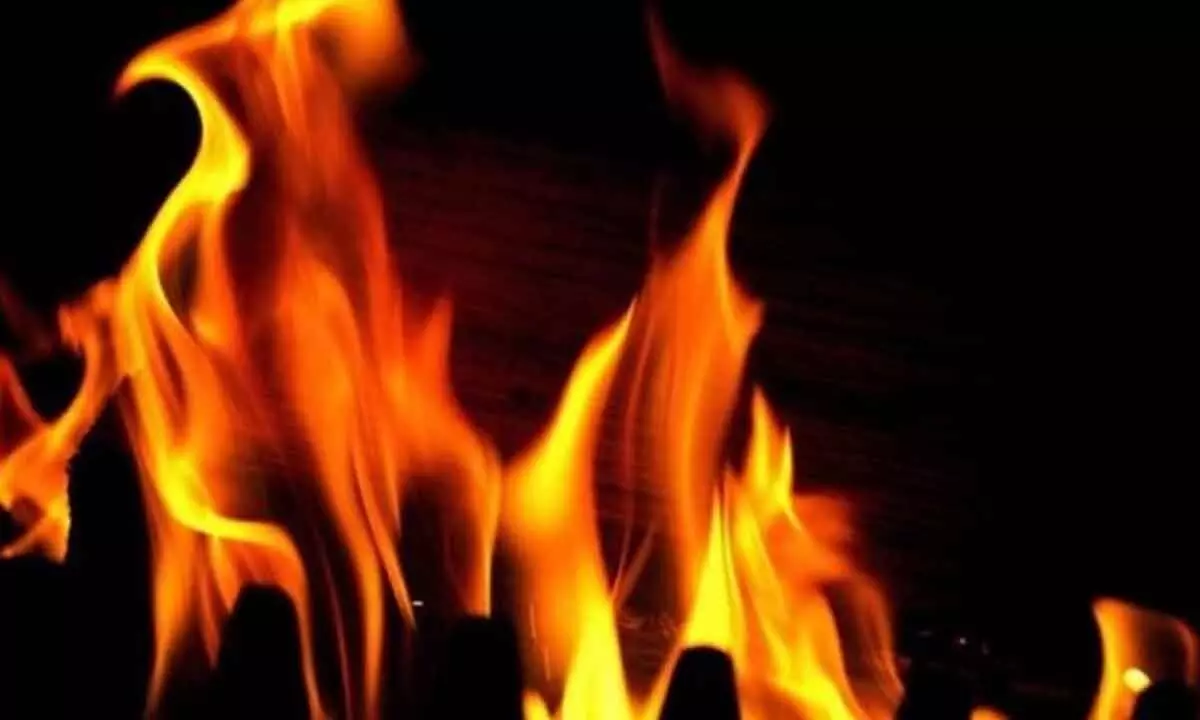 Several houses set on fire by miscreants in Imphal