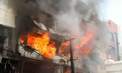 Fire accident at lavanya photo frame shop near sri govindarajaswamy temple tirupati.