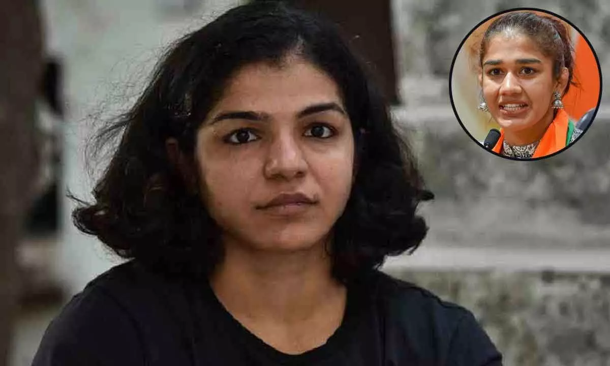 Babita Phogat has tried to weaken our protest, says Sakshi Malik