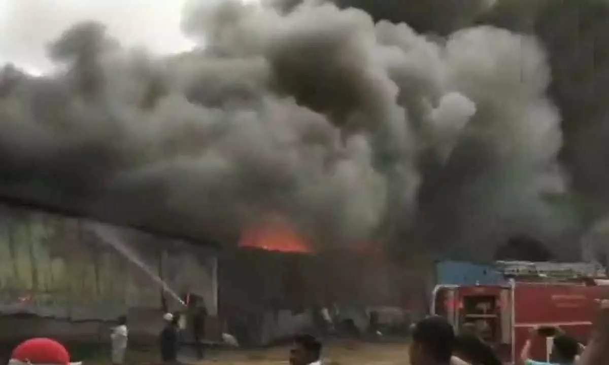 Massive Fire Catches In godown In Punes Gangadham