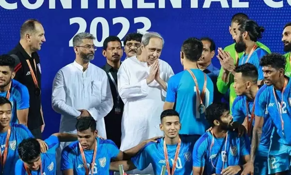 Chief Minister Naveen Patnaik has announced a cash reward of Rs 1 crore for the Indian mens football team