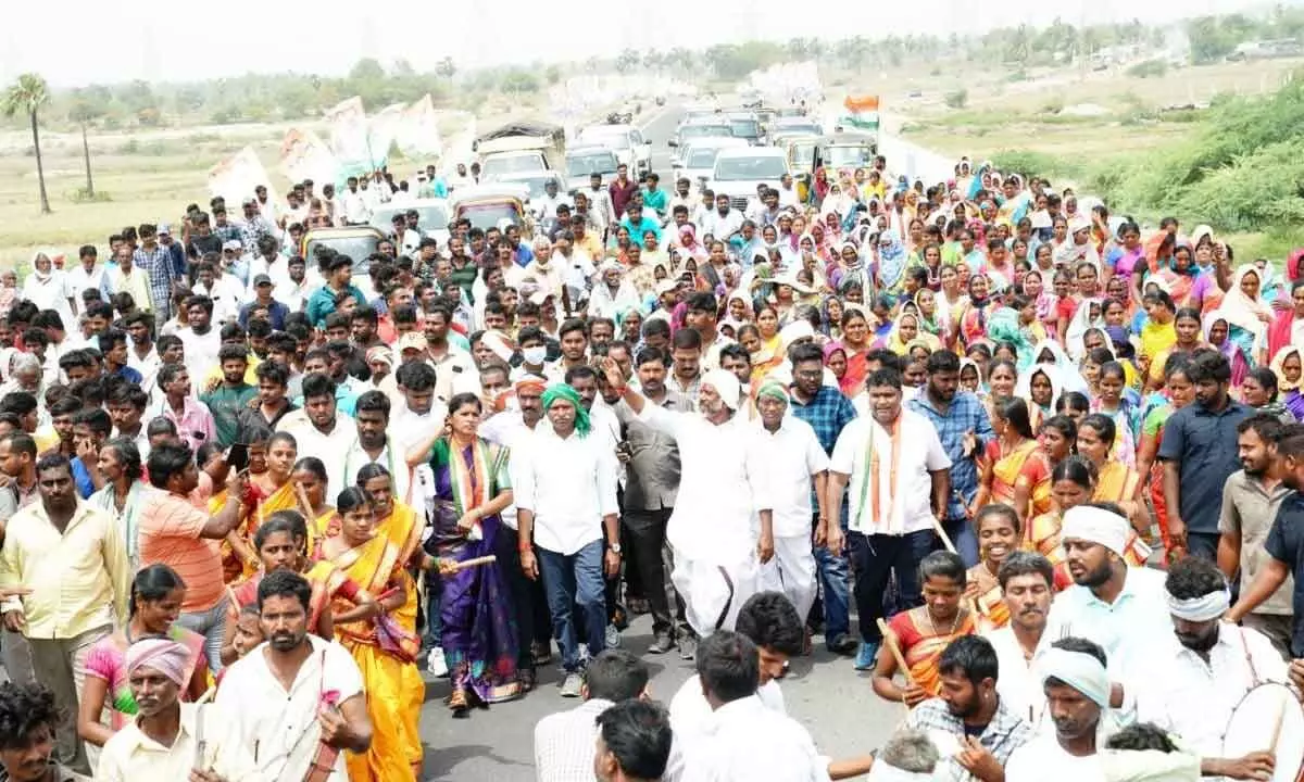 CLP Leader Bhatti Vikramarka waving to people during his padayatra in Nakrekal constituency  on Monday