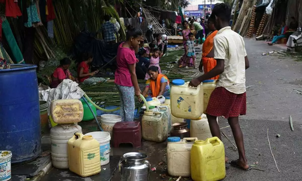 Hyderabad: Dry spell sparks water woes in many parts across the city