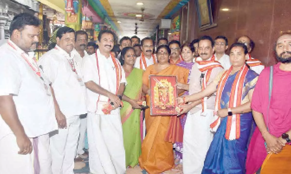 Kerala Minister J Chinchu Rani and MLAs at Durga temple in Vijayawada on Tuesday