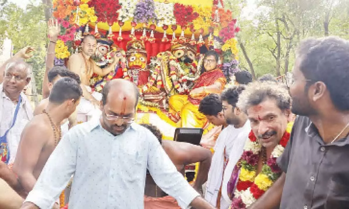 Tirupati: Spiritual fervour marks Jagannath Rath Yatra in National Sanskrit University