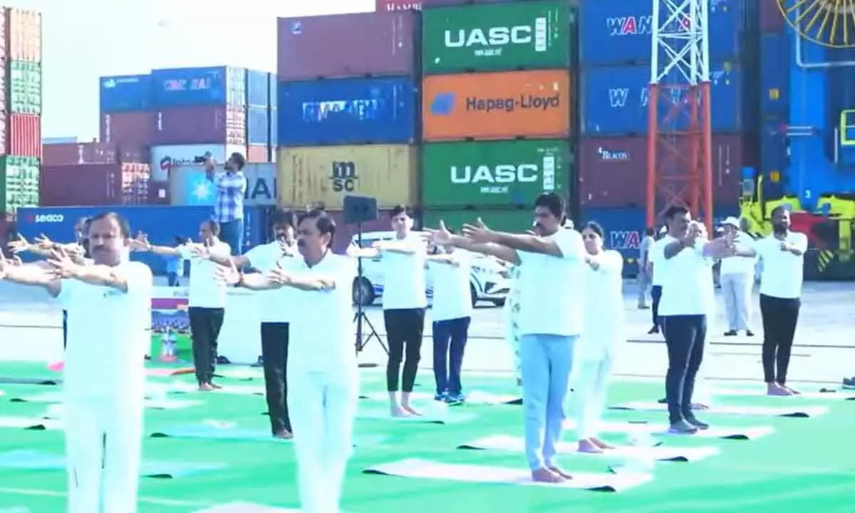 Yoga Day is celebrated in Visakhapatnam, union minister attends
