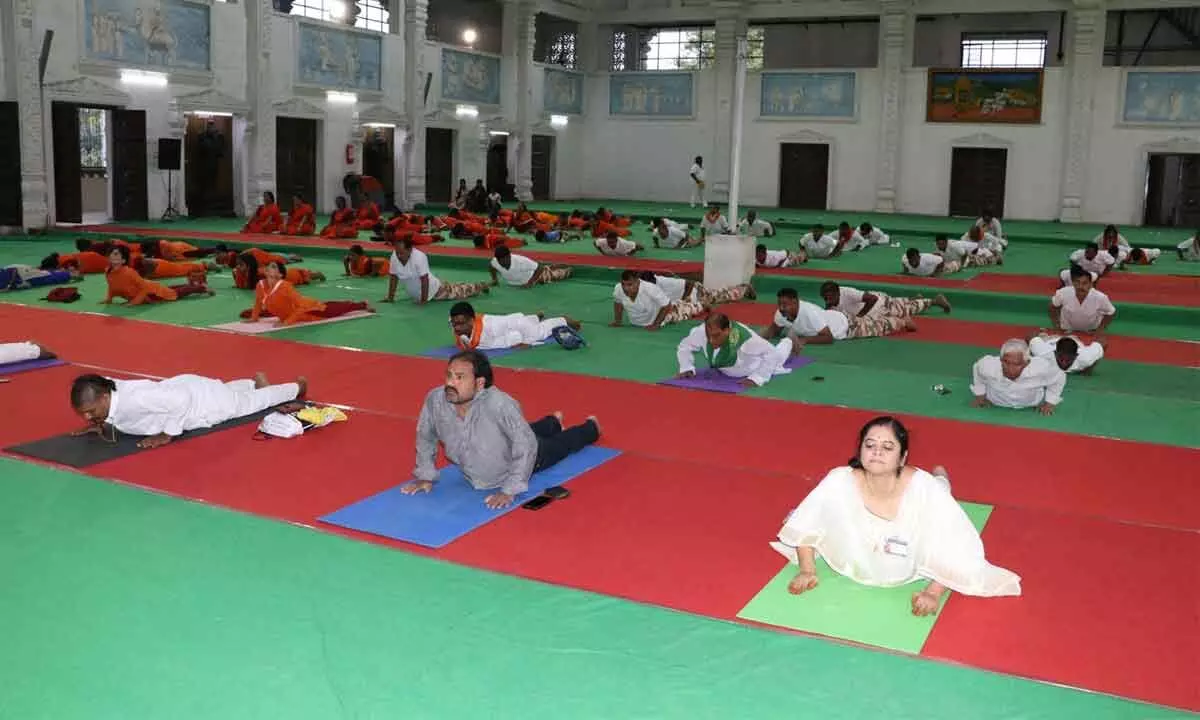 Pilgrim city celebrates Yoga day on a grand note