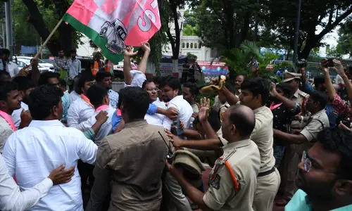 Hyderabad: Tension at Gun Park as BRS and BJP leaders fight