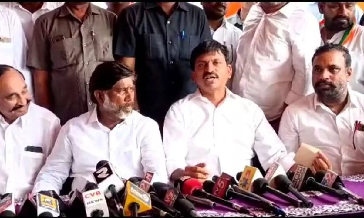 Former MP Ponguleti Srinivas Reddy along with senior Congress leader Bhatti Vikramarka addressing the media at Ketepally in Nalgonda district on Thursday