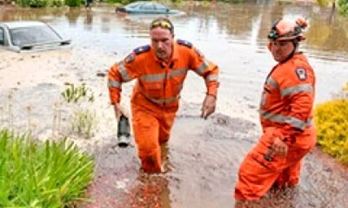 Heavy rain in South Australia cause flooding, blackouts