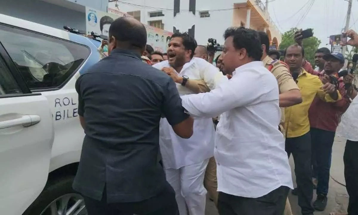 Congress leader challenging Bandi to take oath at temple arrested